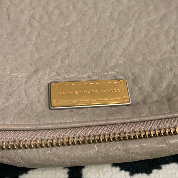 Marc Jacobs Washed Up Leather Zip Crossbody Bag - Picture 6 of 14